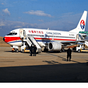 广州白云航空空运航空快运业稳步发展的原因是什么？